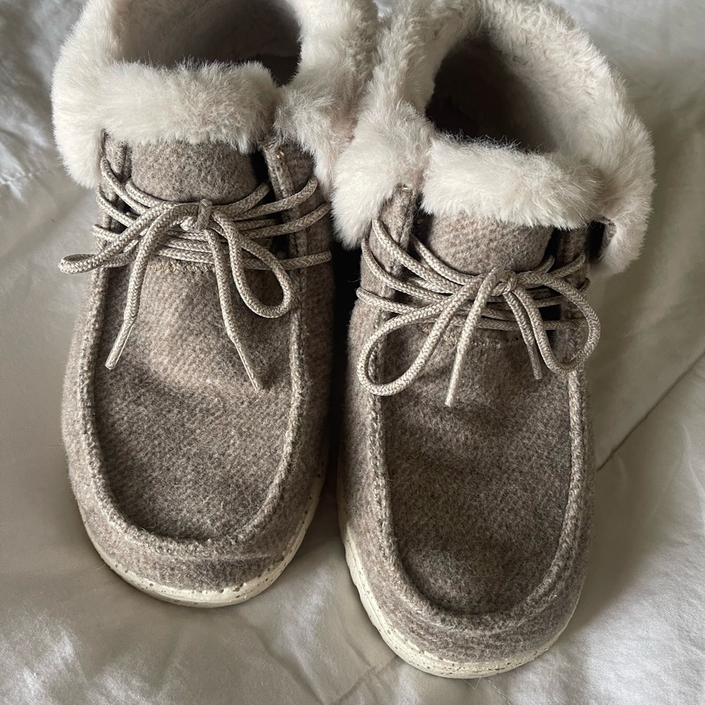 Hey Dude Britt fur lined booties